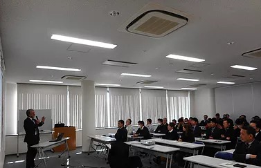 厚木市の職員を講師に招いての職員研修