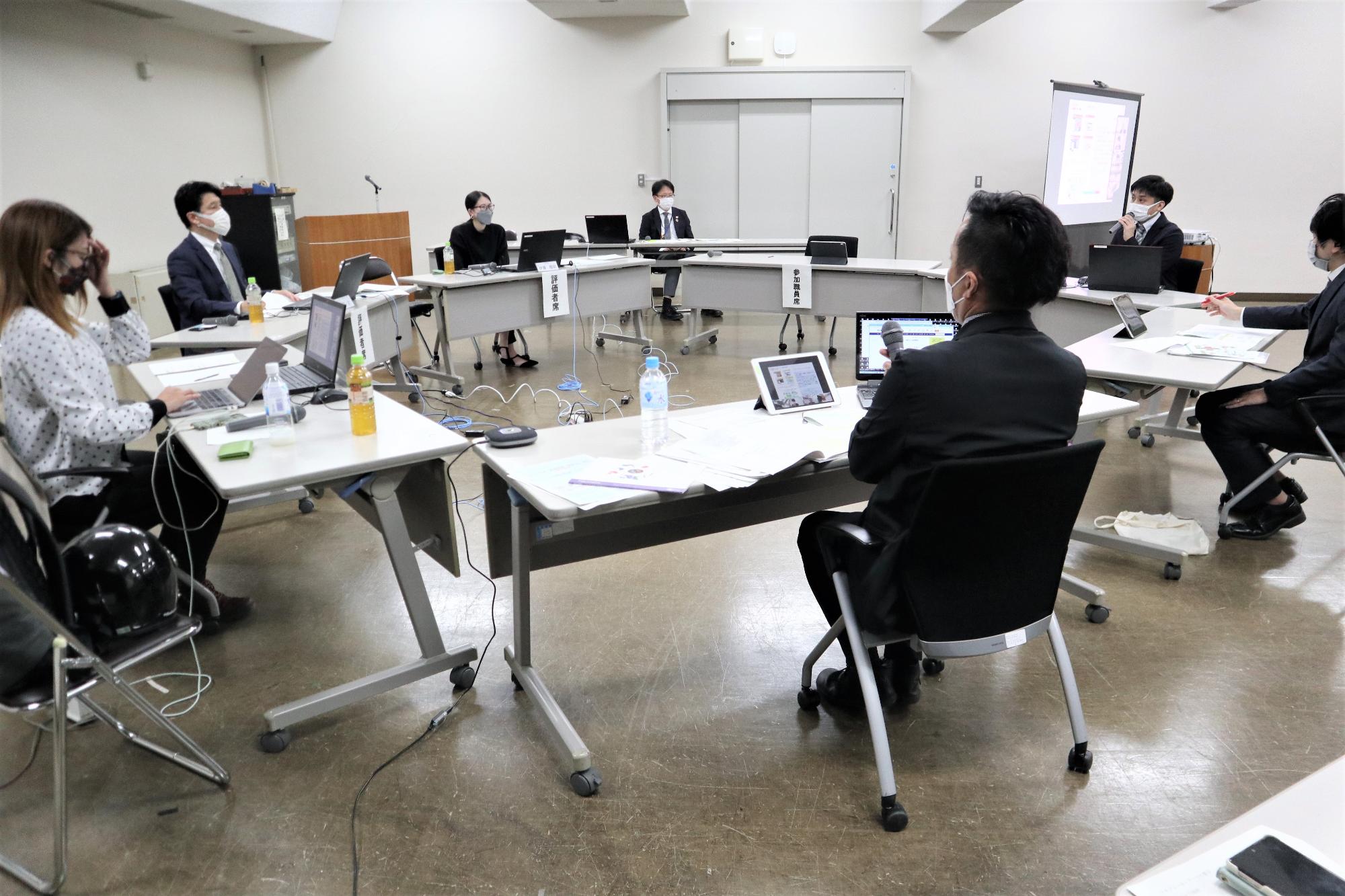 事業評価・提案会の様子1