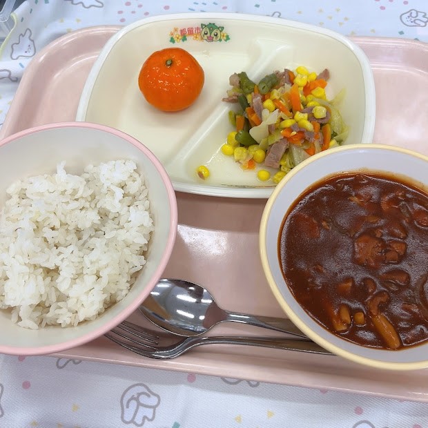 皮つきにんじん入りのハヤシライス