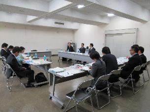 サーベイランス委員会会議の様子