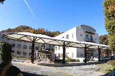 福祉・介護関係施設のイメージ（いきいきプラザ都留の外観の写真）