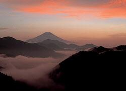 鈴懸峠から撮影した富士山の写真