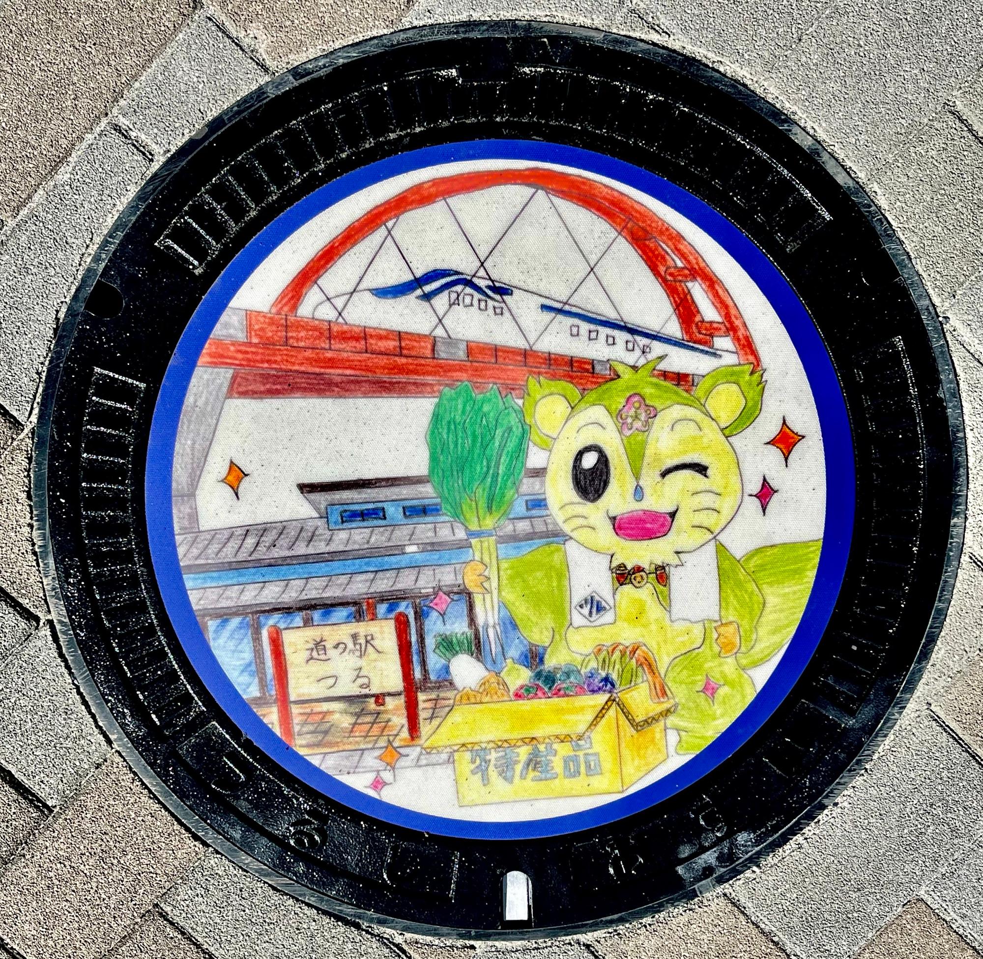 安富風和様デザインのマンホール蓋