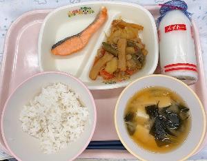 給食の写真