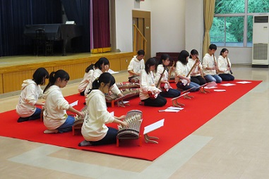 都留文大生との交流「邦楽」