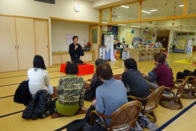 都留文大生との交流「落語」