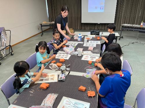 都留の埋蔵文化財展関連イベント土器のマグネット作り