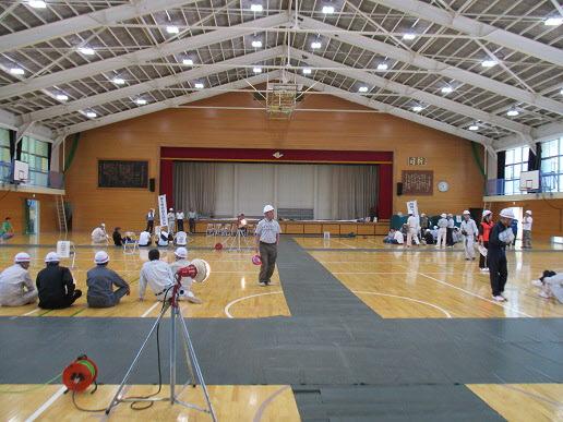 二中体育館での避難所開設・運営訓練の様子2の写真