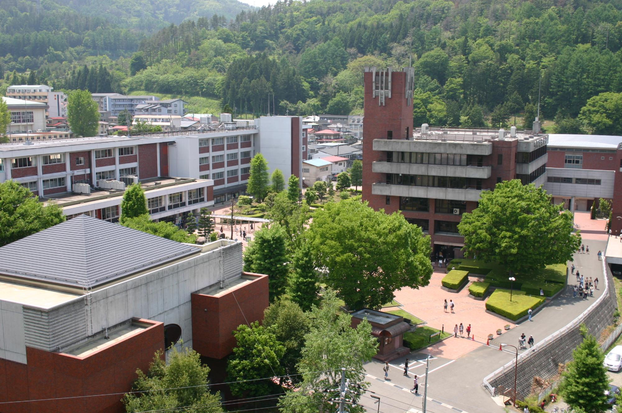 3,000人の学生が学ぶまち／都留市